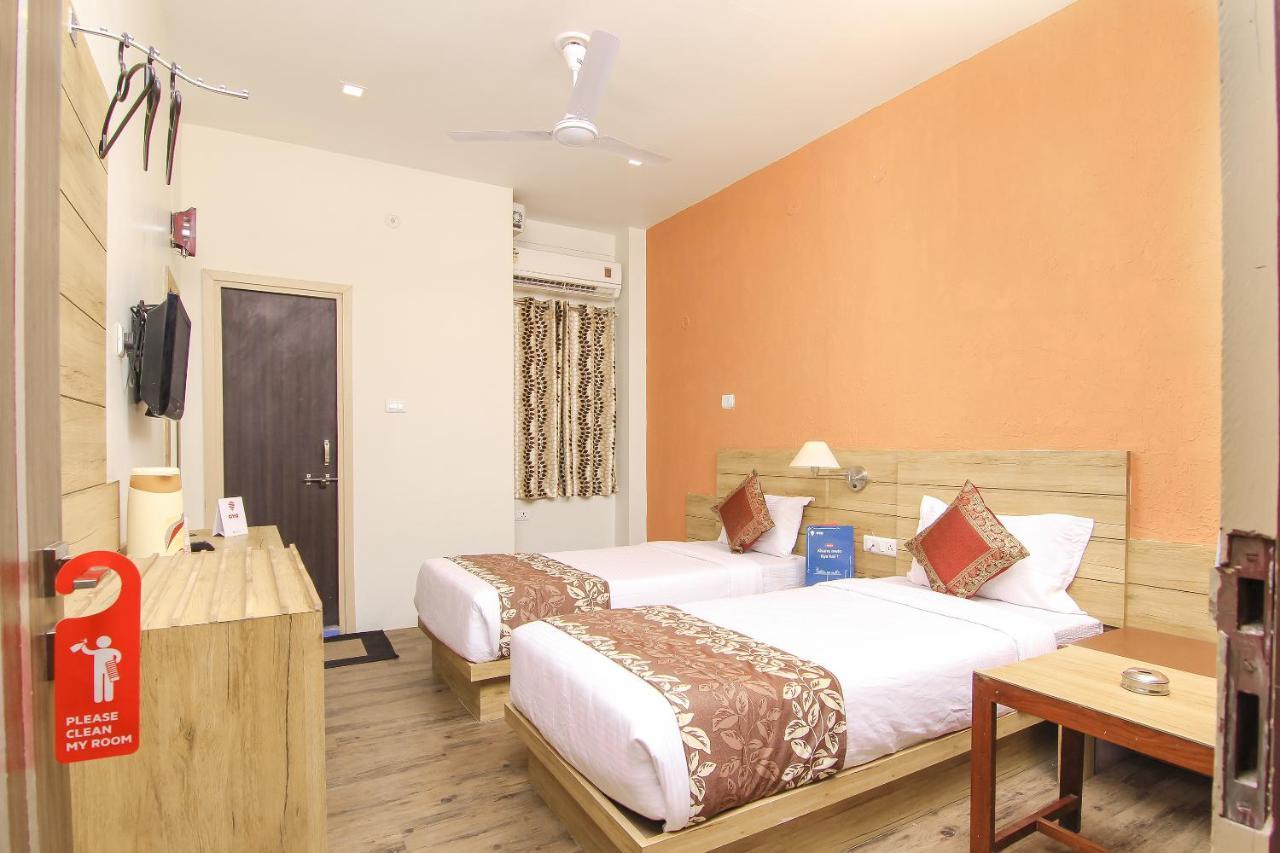 Hotel R B International Βαρανάσι Εξωτερικό φωτογραφία