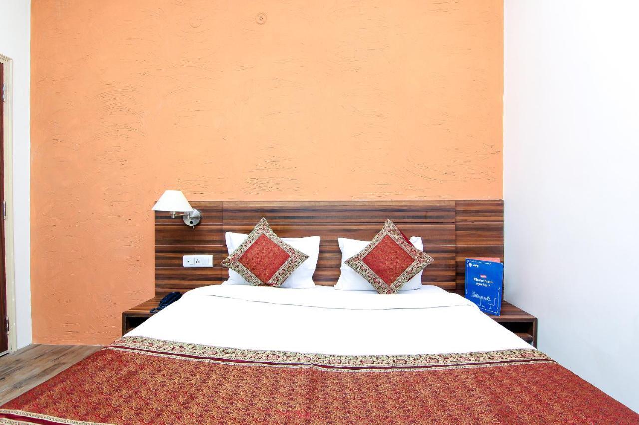 Hotel R B International Βαρανάσι Εξωτερικό φωτογραφία