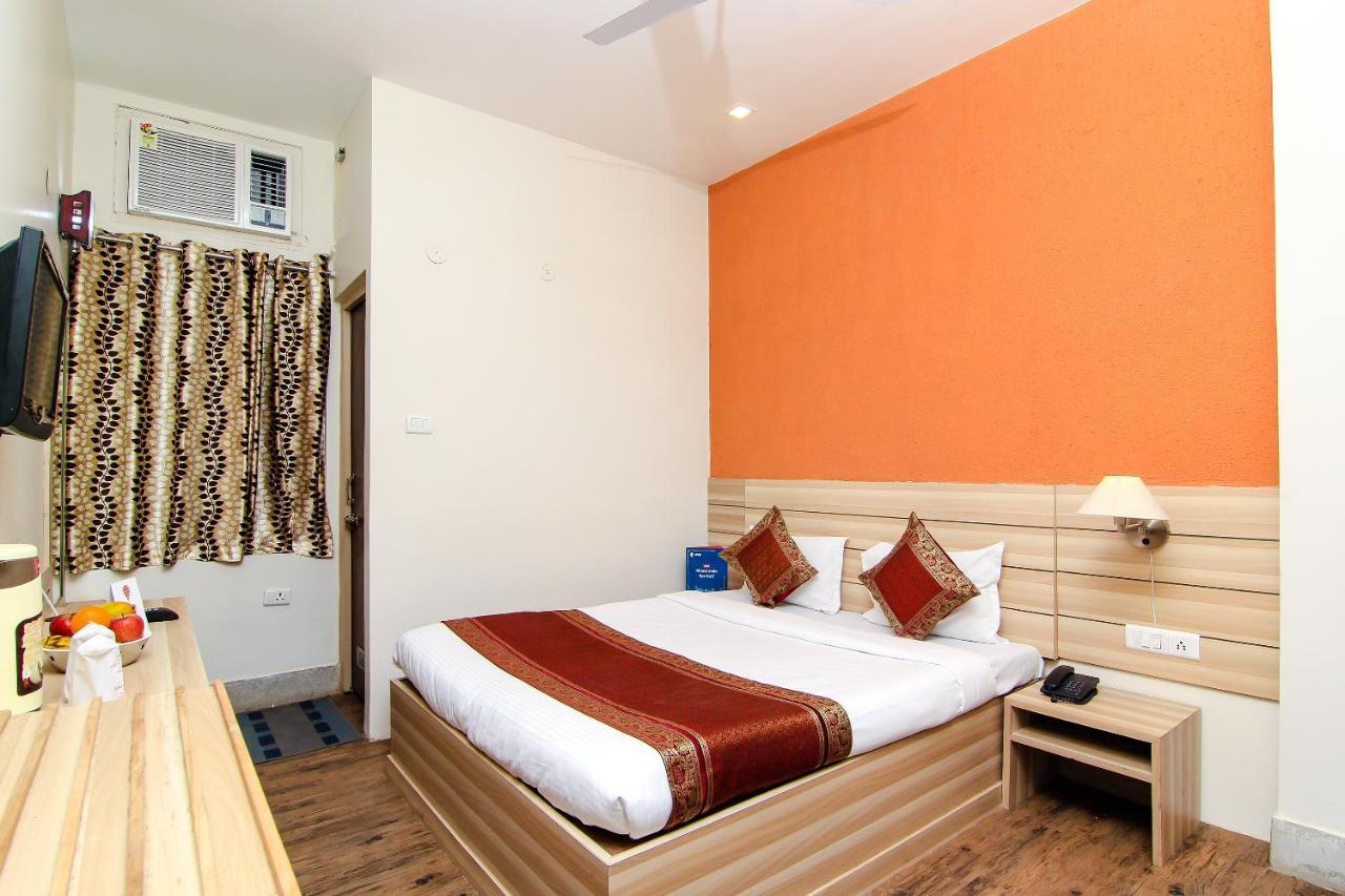 Hotel R B International Βαρανάσι Εξωτερικό φωτογραφία