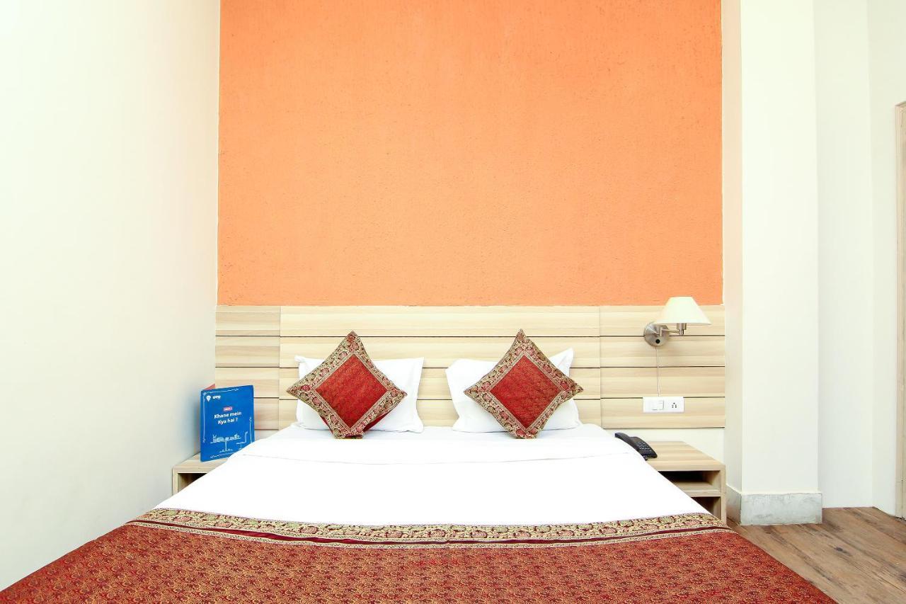Hotel R B International Βαρανάσι Εξωτερικό φωτογραφία