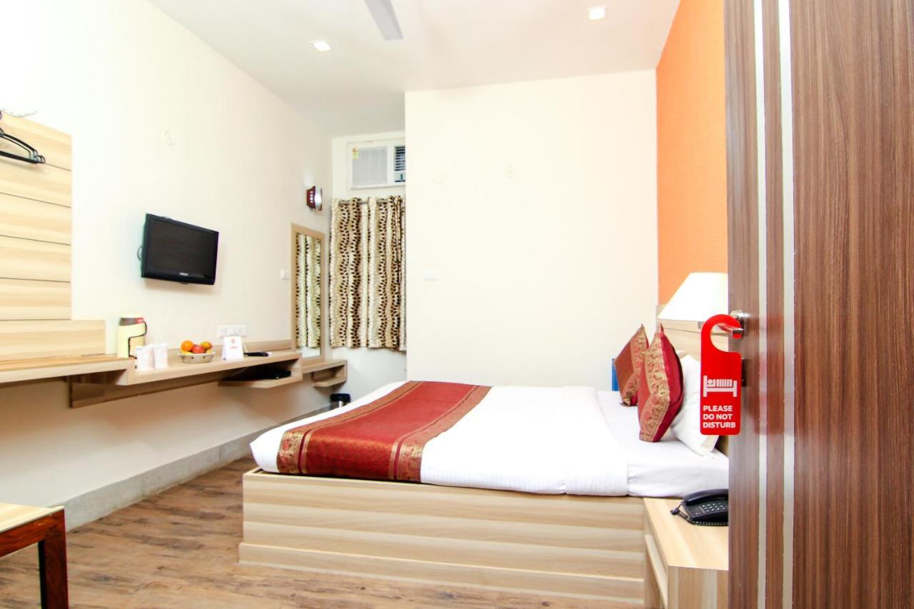 Hotel R B International Βαρανάσι Εξωτερικό φωτογραφία