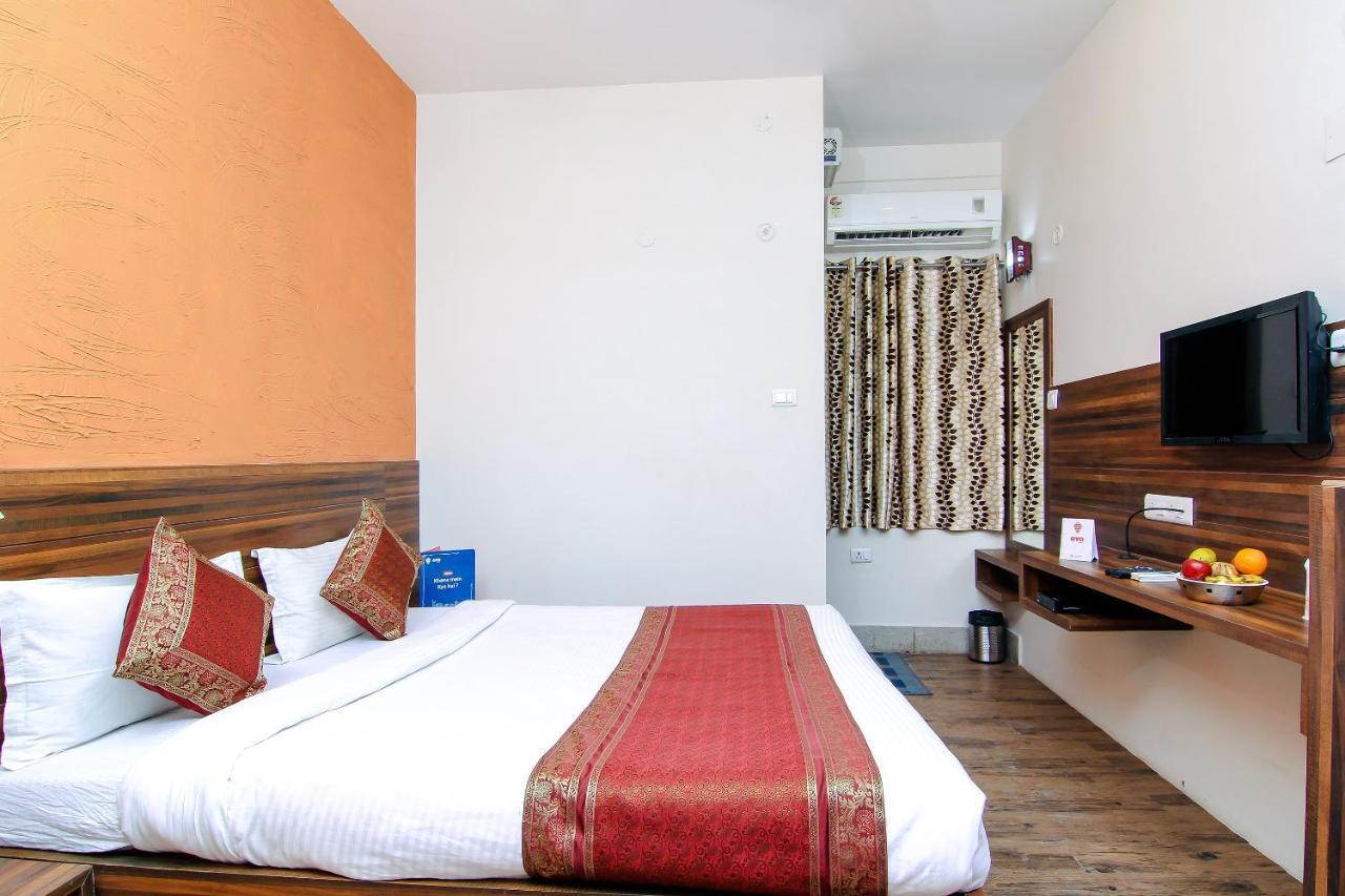 Hotel R B International Βαρανάσι Εξωτερικό φωτογραφία