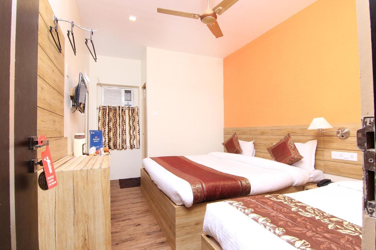 Hotel R B International Βαρανάσι Εξωτερικό φωτογραφία
