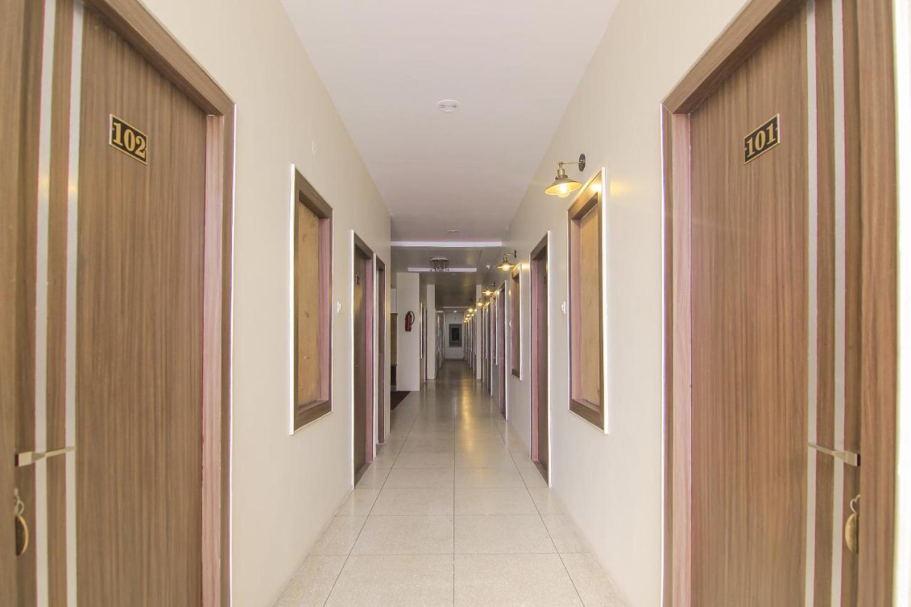 Hotel R B International Βαρανάσι Εξωτερικό φωτογραφία