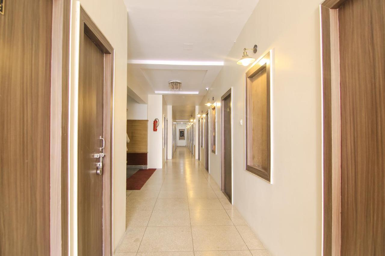 Hotel R B International Βαρανάσι Εξωτερικό φωτογραφία